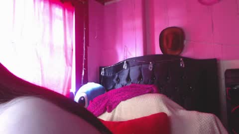 Snapshot of nikkirous_ chatting on May 2026 01:17:01 PM Nikkirous online show from May 2026 01:17:01 PM