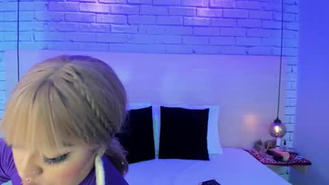 Snapshot of nikkydean chatting on September 2025 03:17:02 AM Nikky Dean online show from September 2025 03:17:02 AM