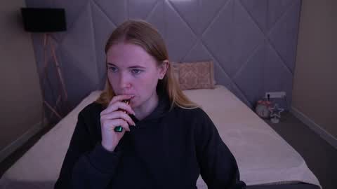 nikkyreyyy online show from May 2026 05:26:01 AM