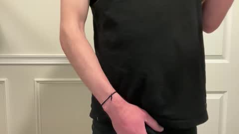 Snapshot of niko9inches chatting on February 2026 08:37:02 PM niko9inches online show from February 2026 08:37:02 PM