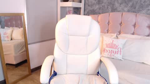 Snapshot of niko_robin chatting on December 2024 07:39:02 PM Niko Robin online show from December 2024 07:39:02 PM