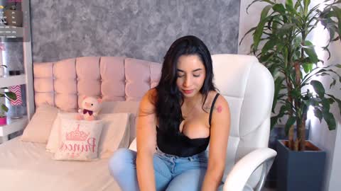 Snapshot of niko_robin chatting on February 2025 03:21:01 PM Niko Robin online show from February 2025 03:21:01 PM