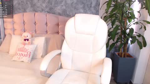 Snapshot of niko_robin chatting on February 2025 03:32:01 PM Niko Robin online show from February 2025 03:32:01 PM