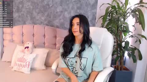 Snapshot of niko_robin chatting on February 2025 03:47:02 PM Niko Robin online show from February 2025 03:47:02 PM