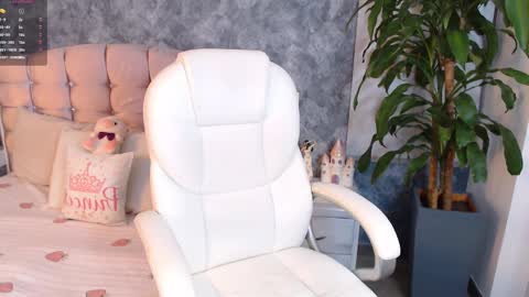 Snapshot of niko_robin chatting on February 2025 02:09:02 AM Niko Robin online show from February 2025 02:09:02 AM