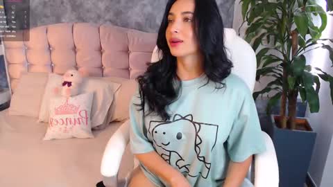 Snapshot of niko_robin chatting on February 2025 04:00:02 PM Niko Robin online show from February 2025 04:00:02 PM