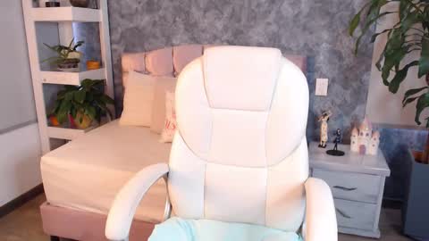 Snapshot of niko_robin chatting on September 2025 07:38:01 PM Niko Robin online show from September 2025 07:38:01 PM