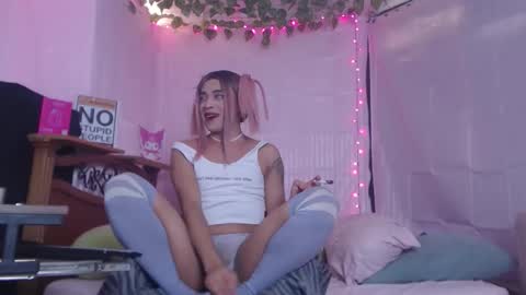Snapshot of nikol_twink02 chatting on May 2026 11:25:01 AM nikol_twink02 online show from May 2026 11:25:01 AM