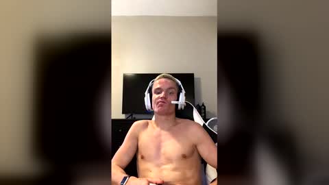 Snapshot of nikolai_russian_daddy chatting on June 2026 05:58:02 PM nikolai_russian_daddy online show from June 2026 05:58:02 PM