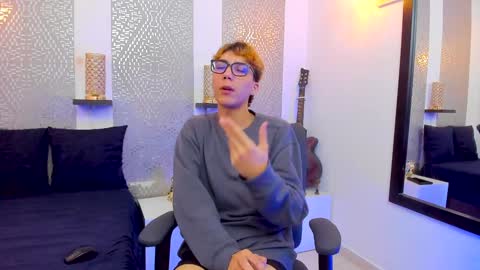 Snapshot of nikolay_gregori chatting on December 2024 04:32:02 AM online show from December 2024 04:32:02 AM