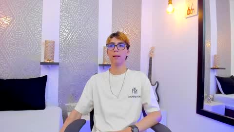 Snapshot of nikolay_gregori chatting on December 2024 08:08:02 AM online show from December 2024 08:08:02 AM