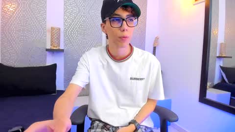 Snapshot of nikolay_gregori chatting on December 2024 04:43:01 AM online show from December 2024 04:43:01 AM