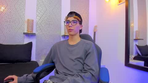 Snapshot of nikolay_gregori chatting on January 2025 10:09:02 AM online show from January 2025 10:09:02 AM