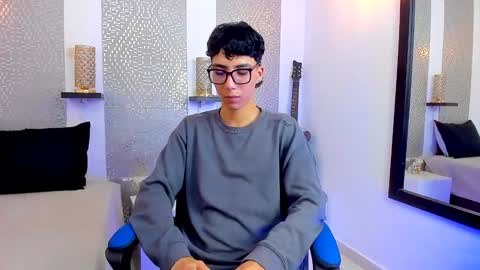 Snapshot of nikolay_gregori chatting on January 2025 10:02:01 AM online show from January 2025 10:02:01 AM