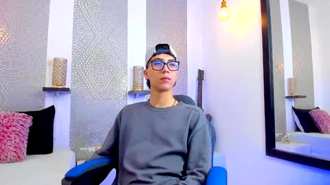 Snapshot of nikolay_gregori chatting on January 2025 07:14:01 AM online show from January 2025 07:14:01 AM