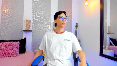 Snapshot of nikolay_gregori chatting on February 2025 04:05:01 AM online show from February 2025 04:05:01 AM