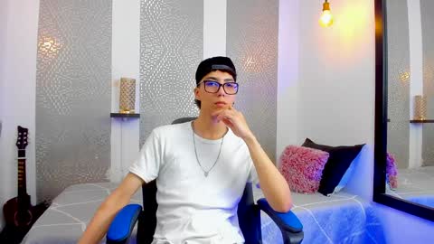Snapshot of nikolay_gregori chatting on February 2025 06:57:01 AM online show from February 2025 06:57:01 AM