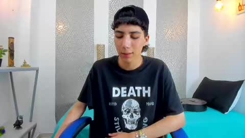Snapshot of nikolay_gregori chatting on March 2025 08:00:01 AM online show from March 2025 08:00:01 AM