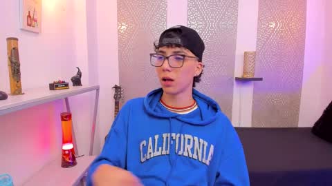 Snapshot of nikolay_gregori chatting on September 2025 04:12:02 AM online show from September 2025 04:12:02 AM