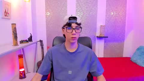 Snapshot of nikolay_gregori chatting on October 2025 04:20:02 AM online show from October 2025 04:20:02 AM