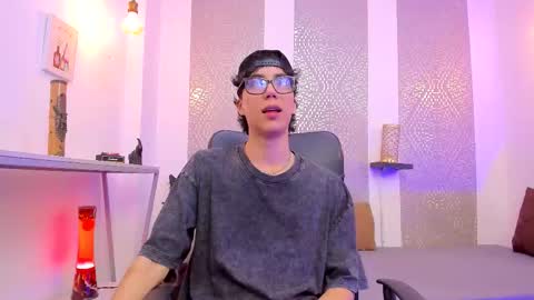 Snapshot of nikolay_gregori chatting on October 2025 04:13:01 AM online show from October 2025 04:13:01 AM