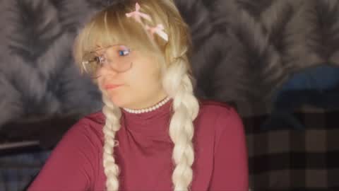 nikoli_naw online show from May 2026 08:49:01 PM
