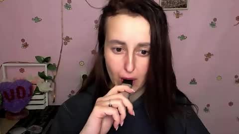 Nikolleta online show from February 2026 01:30:02 PM