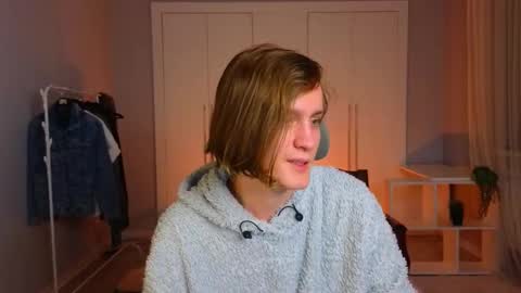 Snapshot of nikompell chatting on March 2025 07:36:01 PM niko online show from March 2025 07:36:01 PM