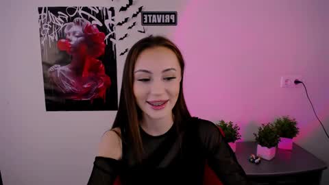 nikonara_ online show from March 2025 11:58:02 AM