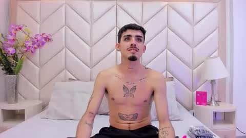 Snapshot of nikostone chatting on September 2025 07:43:01 AM Niko Stone online show from September 2025 07:43:01 AM