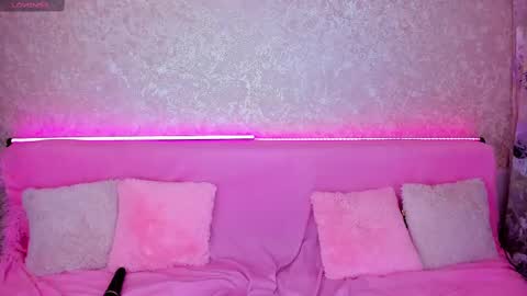 Nina online show from March 2025 06:22:01 PM