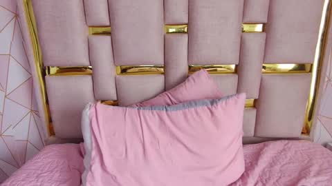 Nina Carther online show from March 2026 04:10:01 PM