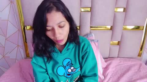 Nina Carther online show from April 2026 01:41:01 PM