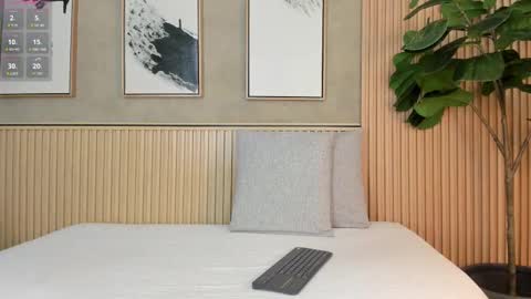 NINA online show from September 2025 12:27:01 PM