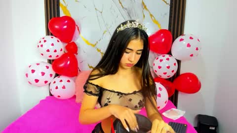 Snapshot of nina_vixen_hh chatting on February 2026 08:04:02 PM Nina online show from February 2026 08:04:02 PM