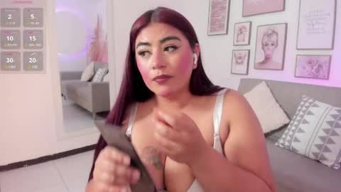 Snapshot of nina_voss chatting on May 2026 09:20:02 PM nina_voss online show from May 2026 09:20:02 PM