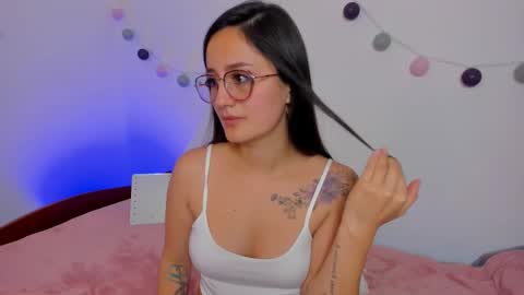 Snapshot of ninabryon1 chatting on October 2025 10:41:02 PM Nina online show from October 2025 10:41:02 PM