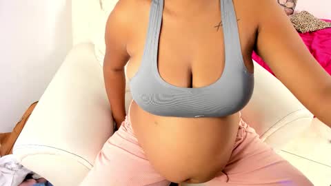 Snapshot of ninacollinss1 chatting on October 2025 02:48:01 PM ninabigboobs online show from October 2025 02:48:01 PM