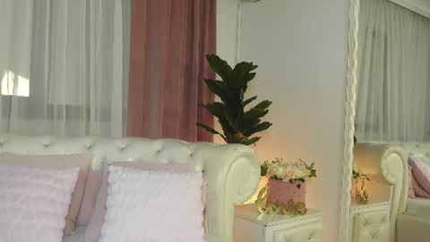 NinaCrystal online show from July 2026 10:39:01 AM