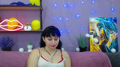 ninaflawlees online show from January 2025 02:42:02 AM