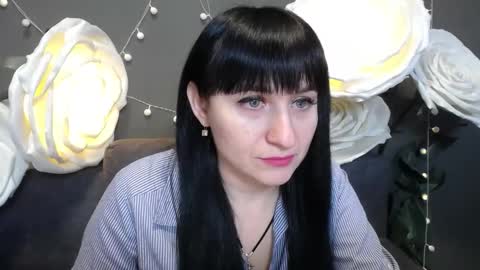 ninaflawlees online show from November 2025 12:49:01 PM