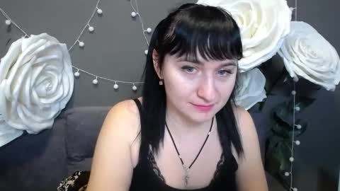 ninaflawlees online show from November 2025 01:00:01 PM