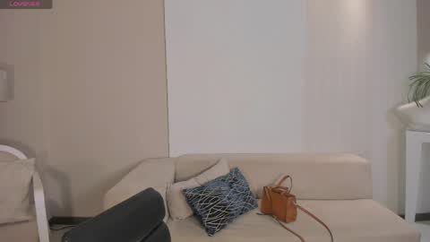  Nina  online show from March 2026 06:20:01 PM