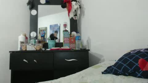 Ninapalmer online show from April 2026 08:06:01 PM