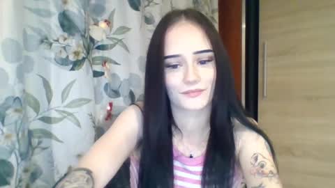 Nina online show from December 2025 09:44:01 PM