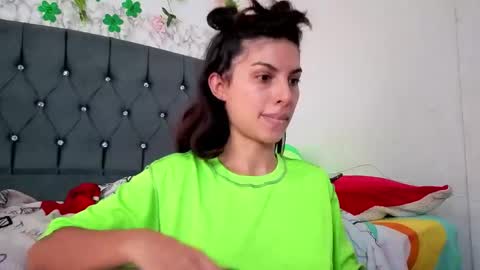 ninasky19 online show from March 2026 06:03:02 PM