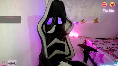 ninatinydoll1 online show from October 2025 09:41:01 AM