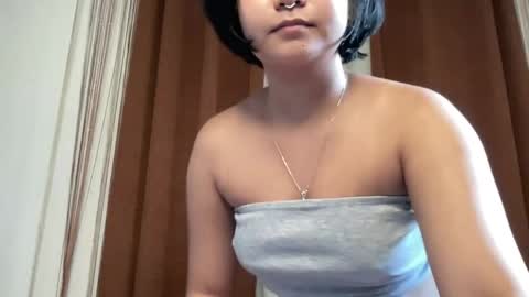 nini_luvskorn online show from May 2026 11:00:02 PM