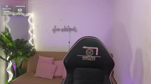 Ninnaaaa online show from December 2025 07:09:01 PM