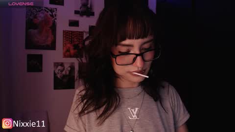 Nixxie  online show from November 2025 01:26:02 AM